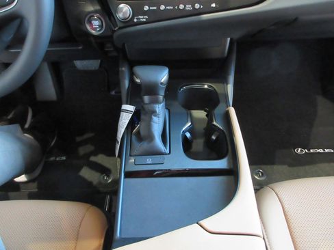 New 2025 Lexus ES 350 image 40