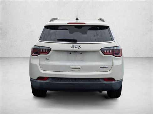 Used 2018 Jeep Compass Latitude w/ Popular Equipment Group FWD image 7