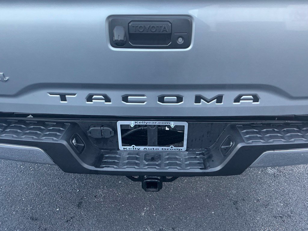 Certified 2023 Toyota Tacoma SR5 AWD/4WD image 34
