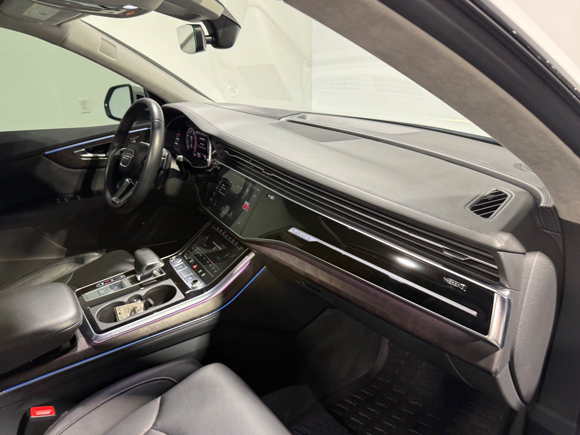 Used 2019 Audi Q8 Prestige w/ Luxury Package AWD/4WD image 47