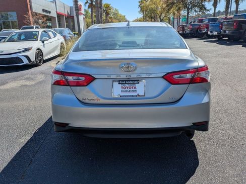 Used 2019 Toyota Camry LE image 6