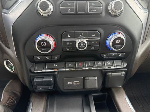 Used 2021 GMC Sierra 2500 SLT w/ SLT Premium Package image 12