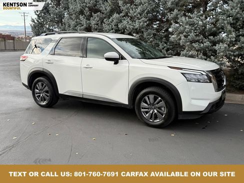 Used 2025 Nissan Pathfinder SV image 12