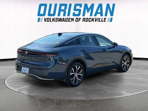 Used 2025 Toyota Crown XLE image 6