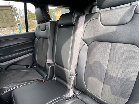 Used 2024 Jeep Grand Cherokee L Altitude image 23