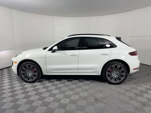 Used 2015 Porsche Macan Turbo image 2