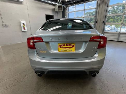 Used 2017 Volvo S60 T5 Dynamic AWD/4WD image 4