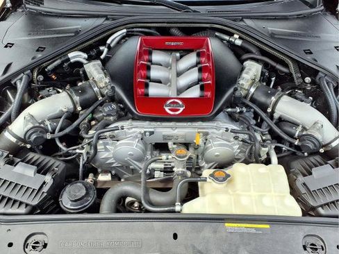Certified 2020 Nissan GT-R NISMO AWD/4WD image 10