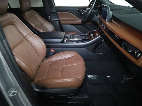 Certified 2023 Lincoln Aviator Reserve AWD/4WD image 35