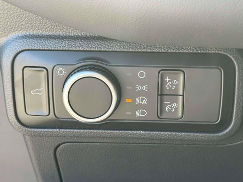Used 2026 Ford Explorer Active AWD/4WD image 19