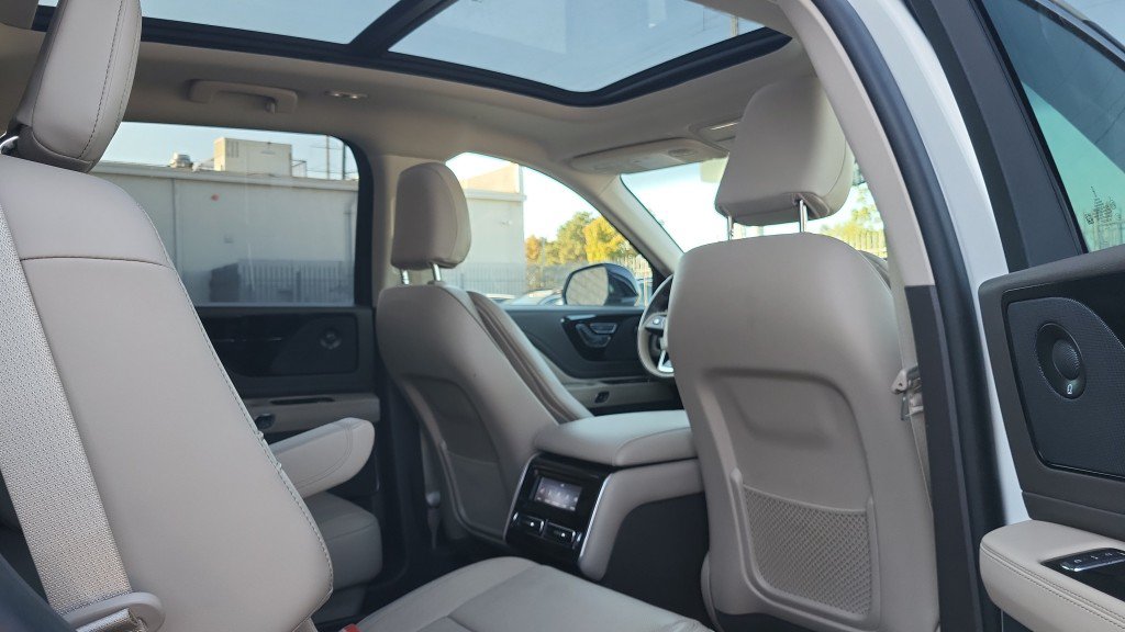 Used 2021 Lincoln Aviator Reserve w/ Equipment Group 201A AWD/4WD image 22