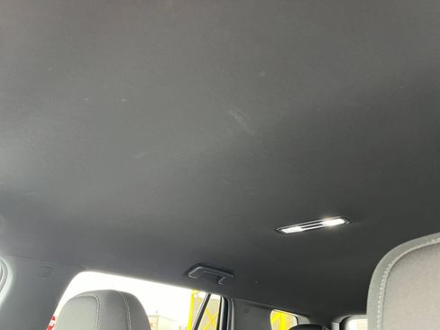 Used 2025 Chevrolet Equinox LT FWD image 32