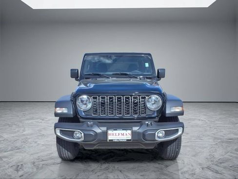 Used 2024 Jeep Gladiator Sport AWD/4WD image 2