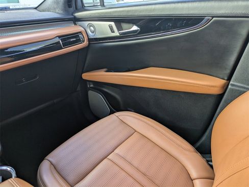 Certified 2022 Lincoln Nautilus Black Label w/ Class II Trailer Tow Package image 18