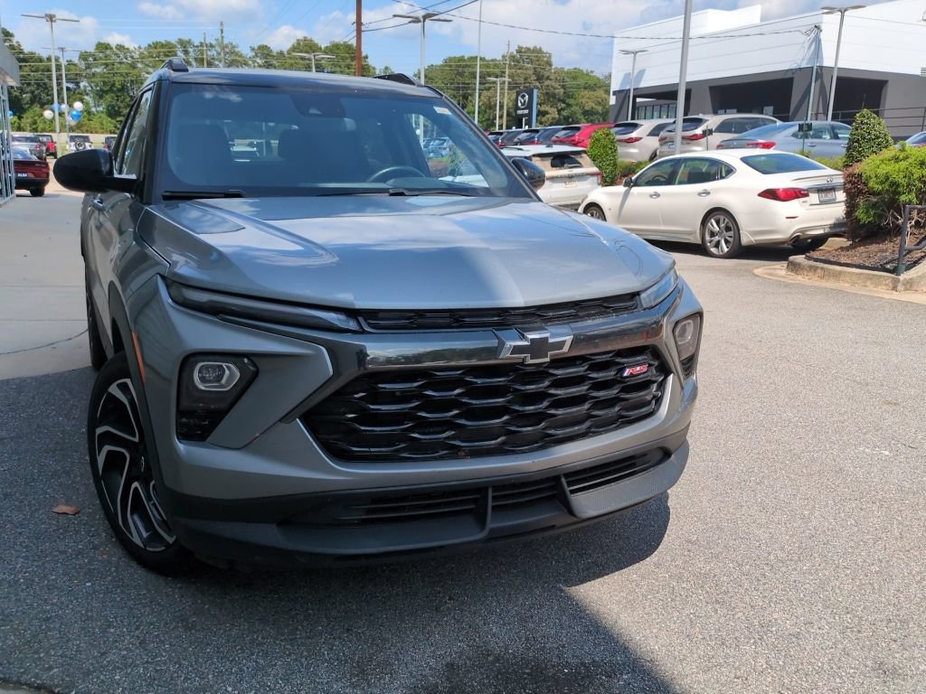 Used 2024 Chevrolet TrailBlazer RS FWD image 2
