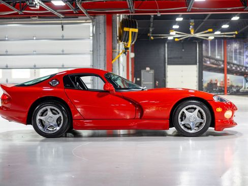Used 1997 Dodge Viper GTS RWD image 7