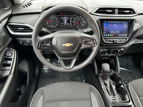 Used 2023 Chevrolet TrailBlazer LT w/ Convenience Package FWD image 13