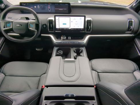 Certified 2025 Ford Expedition Max Platinum w/ Stealth Appearance Package image 13