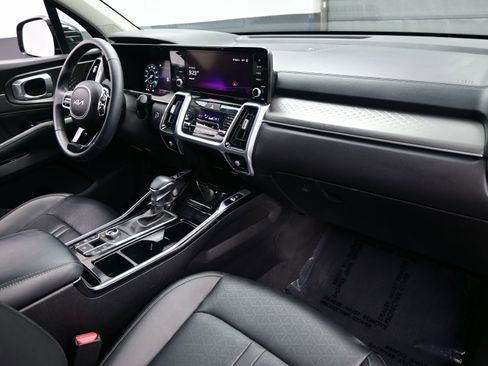 Used 2023 Kia Sorento SX image 15