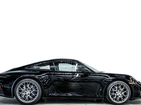 Used 2025 Porsche 911 Carrera image 2