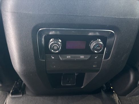 Used 2025 Chevrolet Suburban Z71 w/ Comfort Package image 15