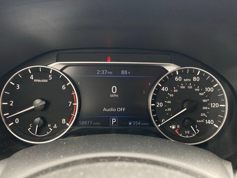 Used 2024 Nissan Altima 2.5 SV FWD image 15