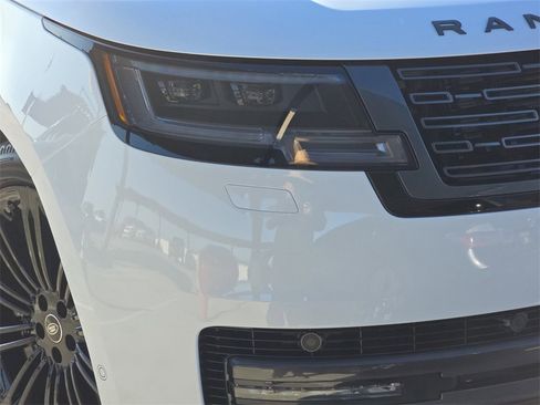 New 2025 Land Rover Range Rover Long Wheelbase SE image 33
