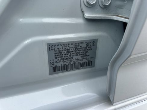 Used 2025 Nissan Sentra SR w/ SR Premium Package image 35