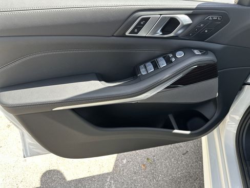 Certified 2025 BMW X7 xDrive40i w/ M Sport Package image 13