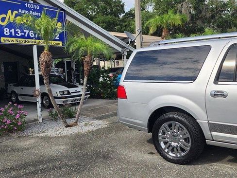 Used 2010 Lincoln Navigator L 4WD image 9