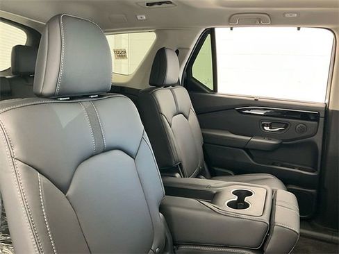 New 2025 Honda Pilot Touring image 26