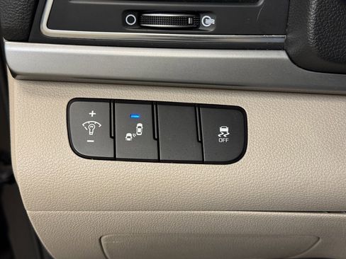 Used 2018 Hyundai Elantra SEL w/ Cargo Package image 25