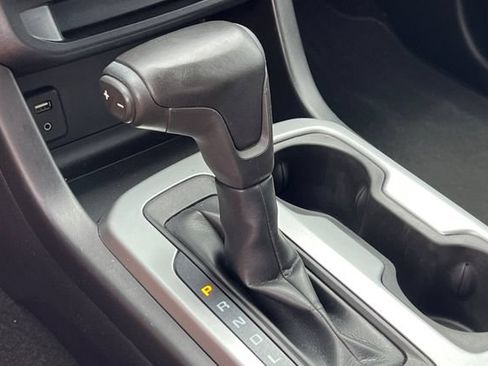 Used 2018 Chevrolet Colorado LT RWD image 26