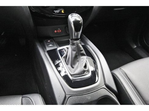 Certified 2022 Nissan Rogue Sport SL image 24