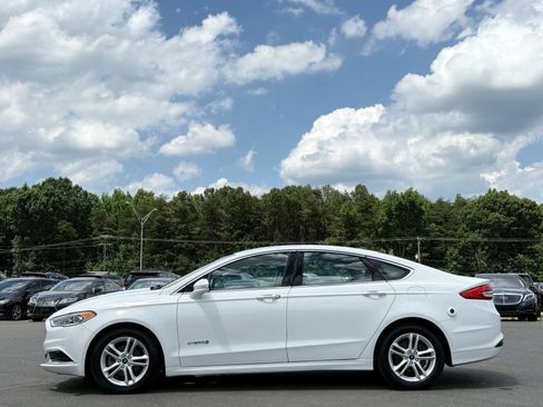 Used 2018 Ford Fusion SE w/ Equipment Group 602A FWD image 9