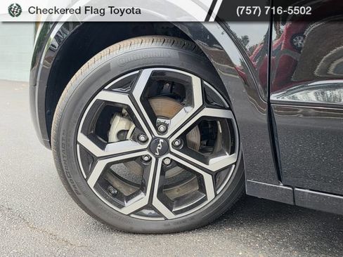 Used 2023 Kia Niro SX Touring FWD image 13
