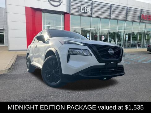 Certified 2023 Nissan Rogue SV w/ SV Premium B Package AWD/4WD image 3