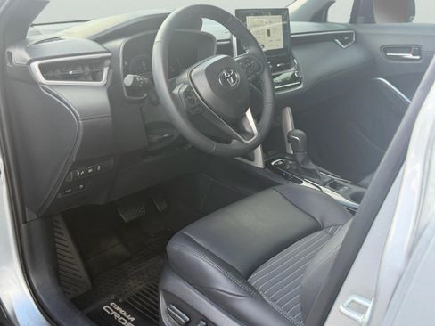 Used 2025 Toyota Corolla Cross AWD Hybrid w/ Convenience Package image 10