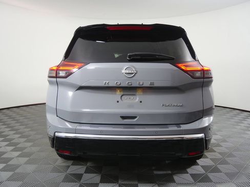 Used 2025 Nissan Rogue Platinum w/ Tech Package FWD image 4