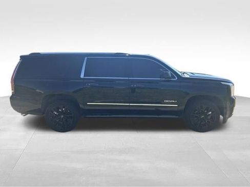 Used 2019 GMC Yukon XL Denali w/ Denali Ultimate Package AWD/4WD image 2