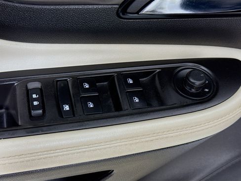 Used 2020 Buick Encore Preferred image 24