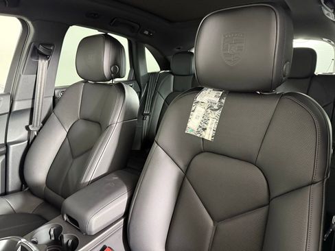 New 2025 Porsche Macan S image 5