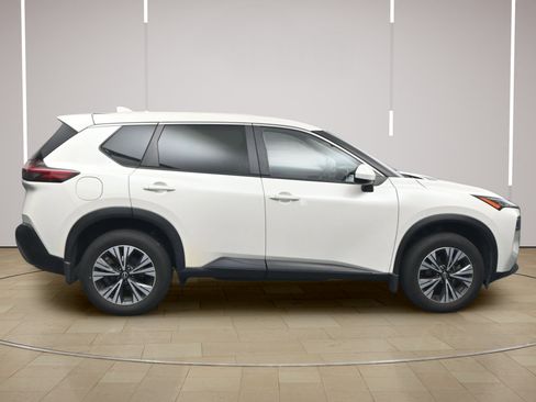 Certified 2023 Nissan Rogue SV FWD image 8