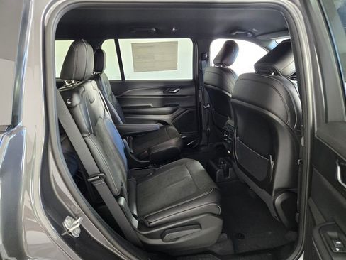 New 2025 Jeep Grand Cherokee L Laredo RWD image 18