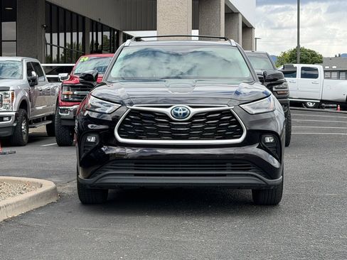Used 2022 Toyota Highlander XLE FWD image 42