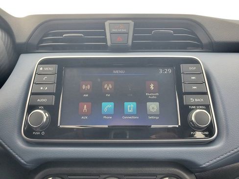 New 2025 Nissan Versa SV image 27