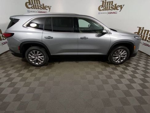 Used 2026 Buick Enclave Preferred AWD/4WD image 9