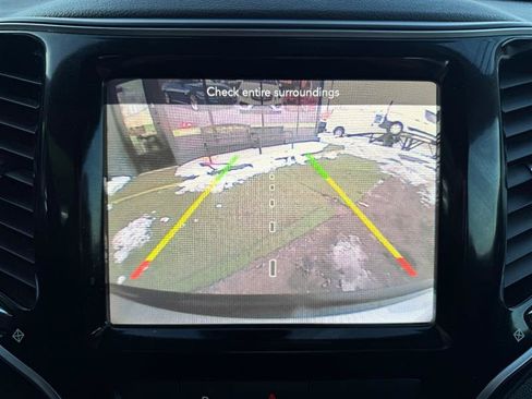 Used 2019 Jeep Cherokee Limited AWD/4WD image 27