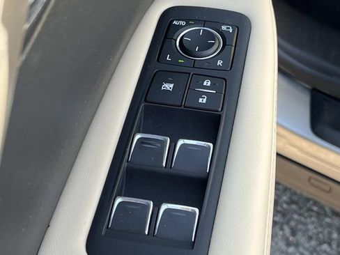 Used 2021 Lexus RX 350L Premium w/ Premium Package AWD/4WD image 30