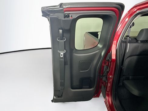 Used 2023 Nissan Frontier SV w/ SV Convenience Package AWD/4WD image 28